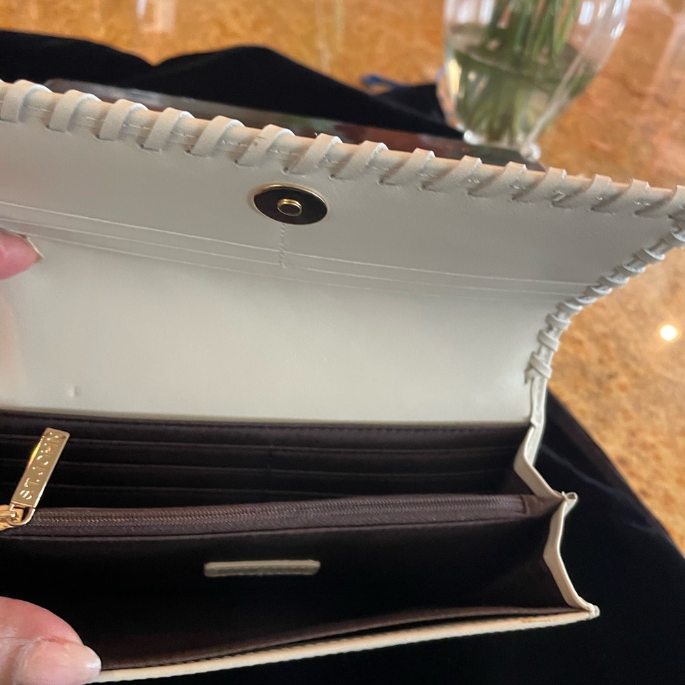 New St. John Knit Beige Wallet - Picture 4 of 10